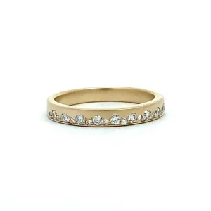 14K Yellow Gold Classic Satin Finish Alternating Diamond Ring