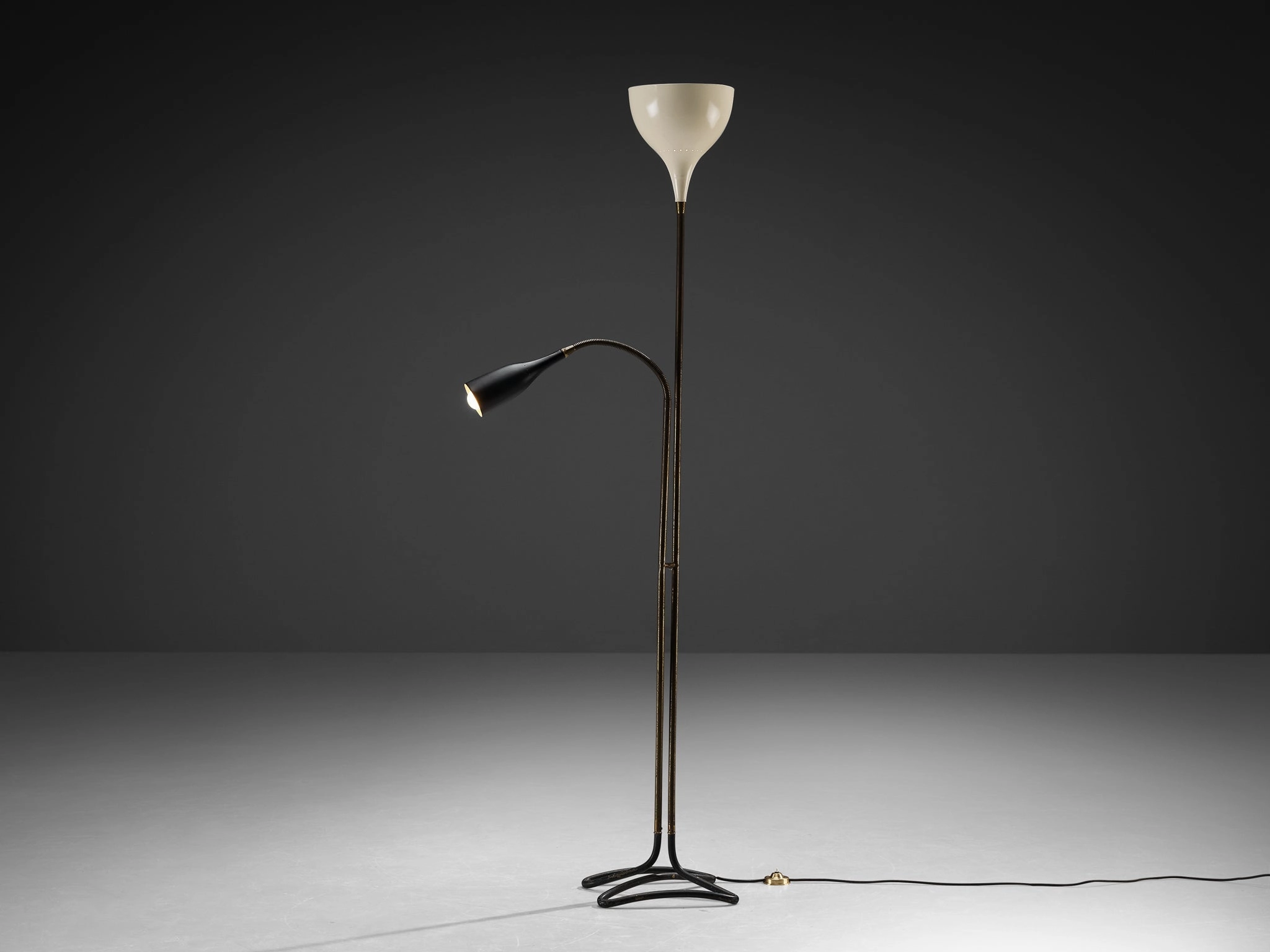 1950s Italian Mid-Century Floor Lamp in Coated Aluminum and Brass Knife Set,Kitchen Knives
