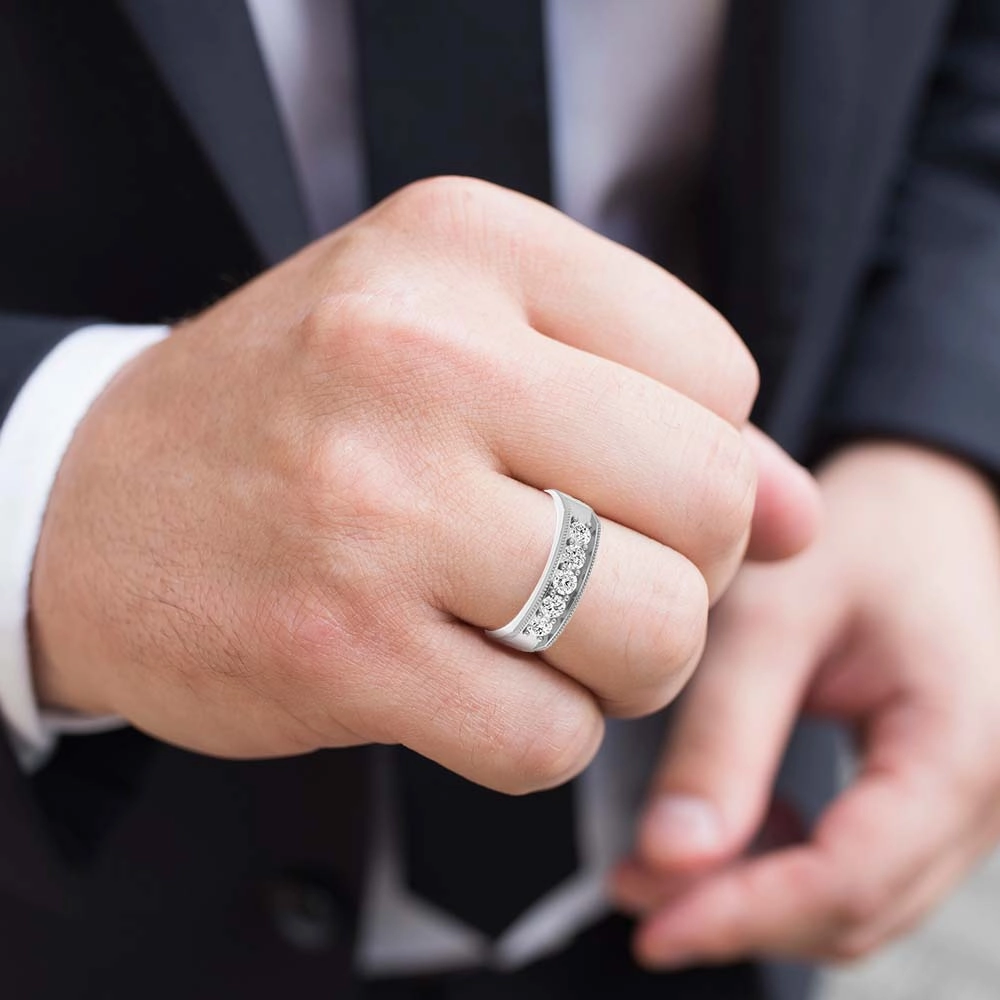 1.0 ctw Round Diamond Milgrain Accent Men's Ring