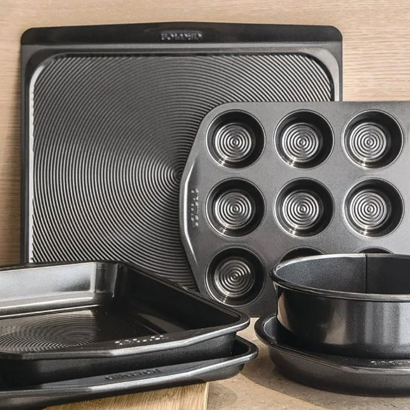 Bakeware 12 cup muffin tray, 10 x 15'', non-stick