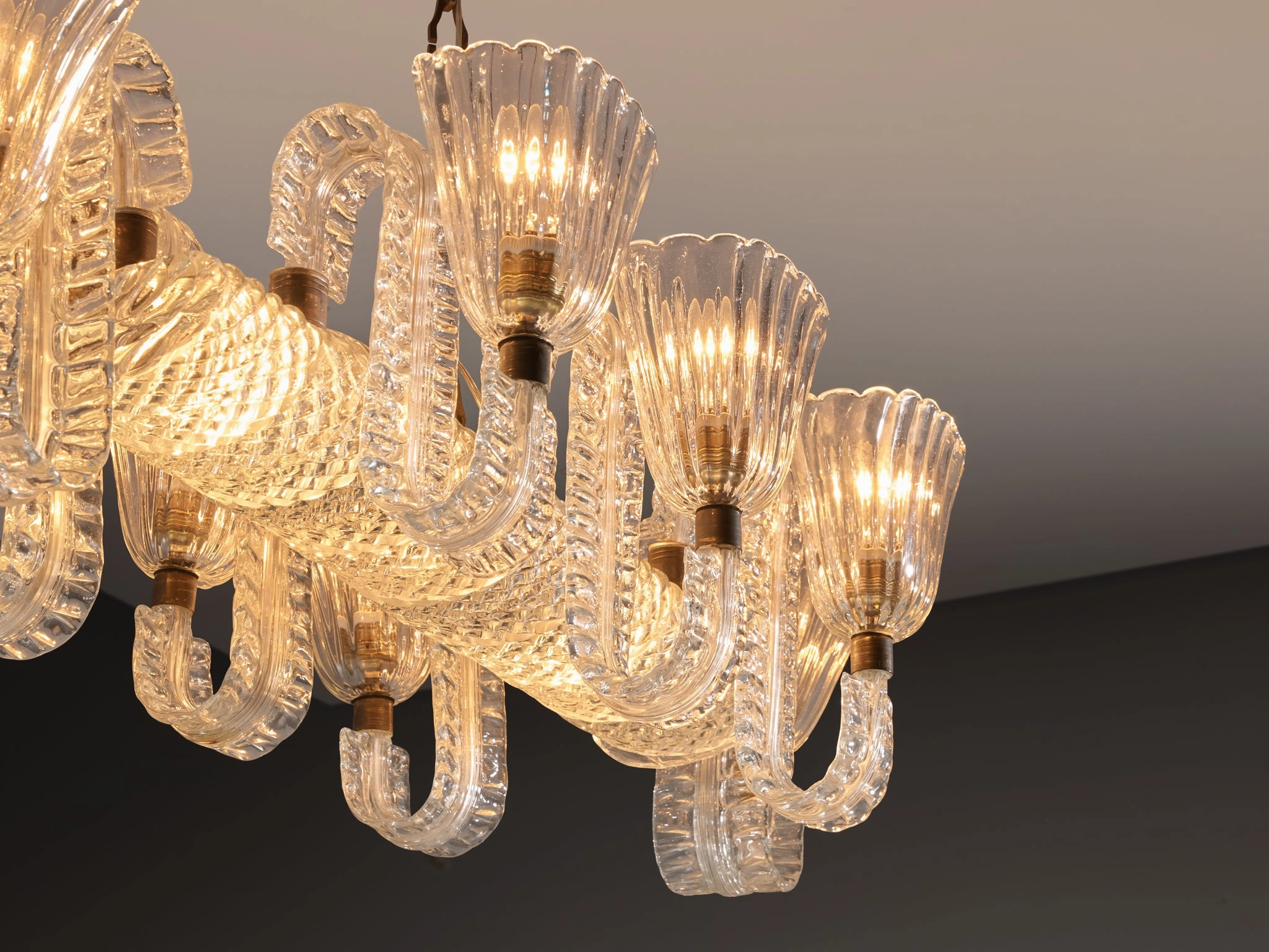 Barovier & Toso Large Italian Chandelier in Crystal Glass and Brass