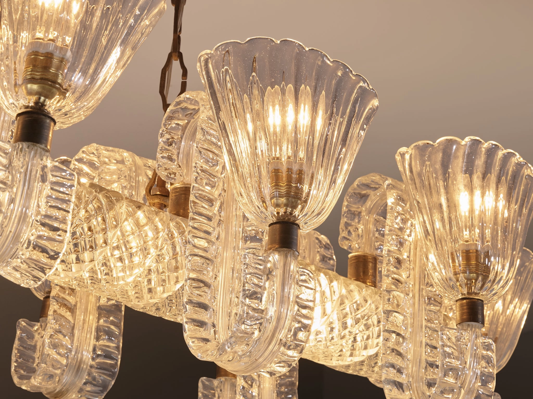 Barovier & Toso Large Italian Chandelier in Crystal Glass and Brass
