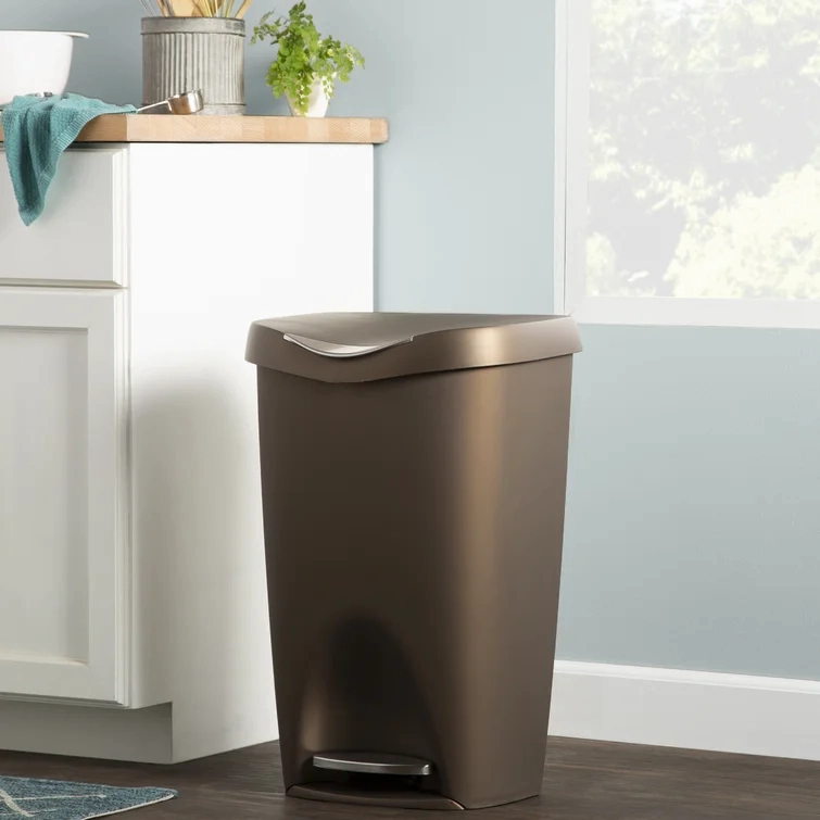 Basics Bruder Plastic 13 Gallon Step On Trash Can