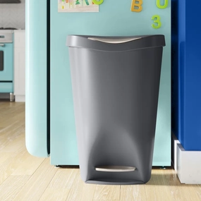 Basics Bruder Plastic 13 Gallon Step On Trash Can