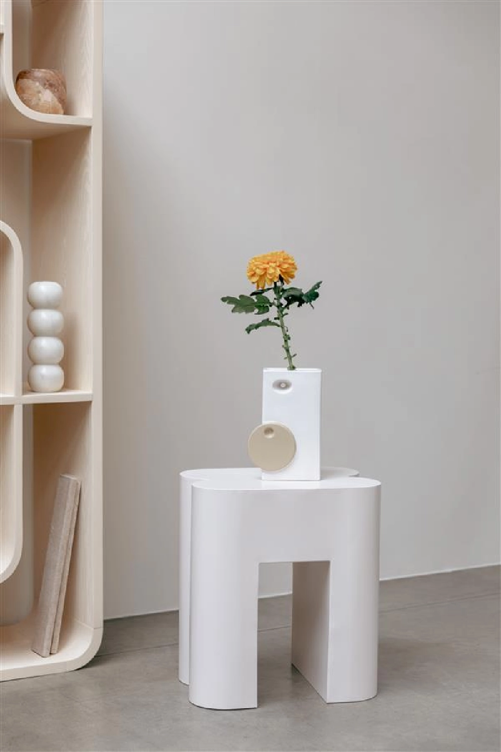 Beige Ceramic Vase | Zuiver Bloomer