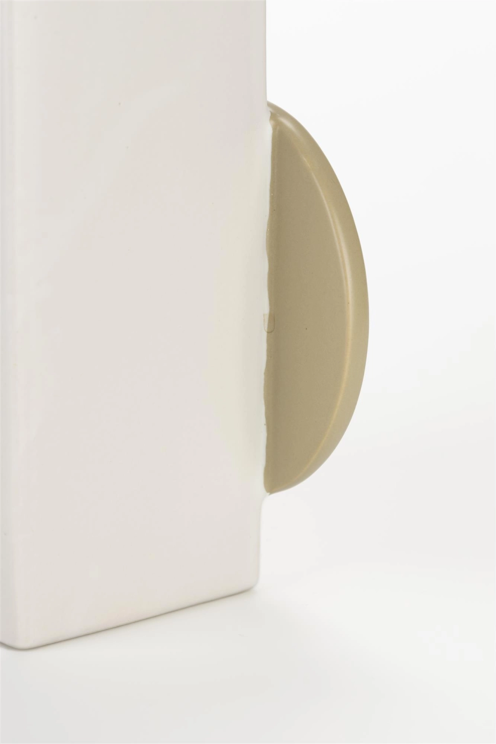 Beige Ceramic Vase | Zuiver Bloomer