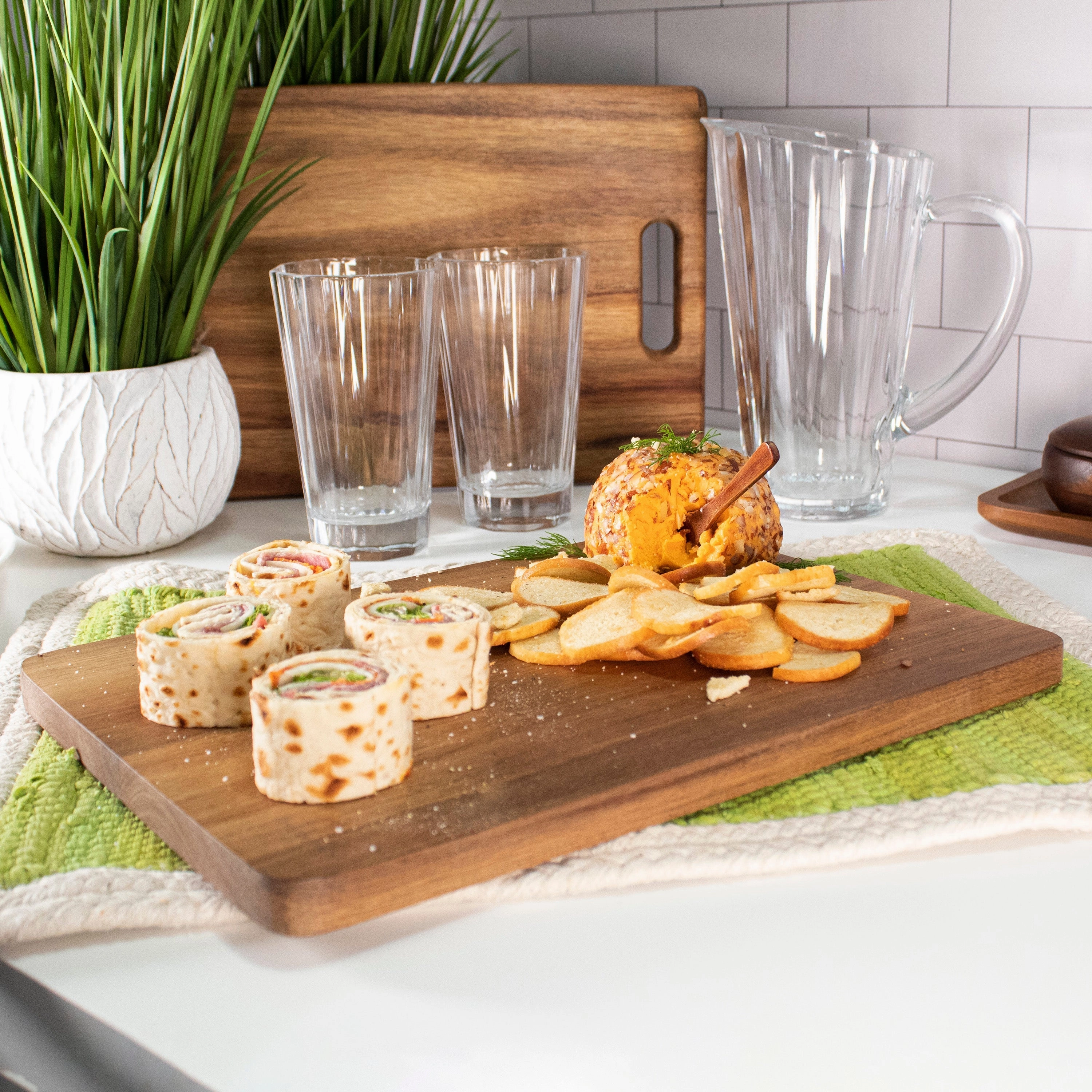 BergHOFF Acacia Wooden Cutting Board, 13.8" x 10"