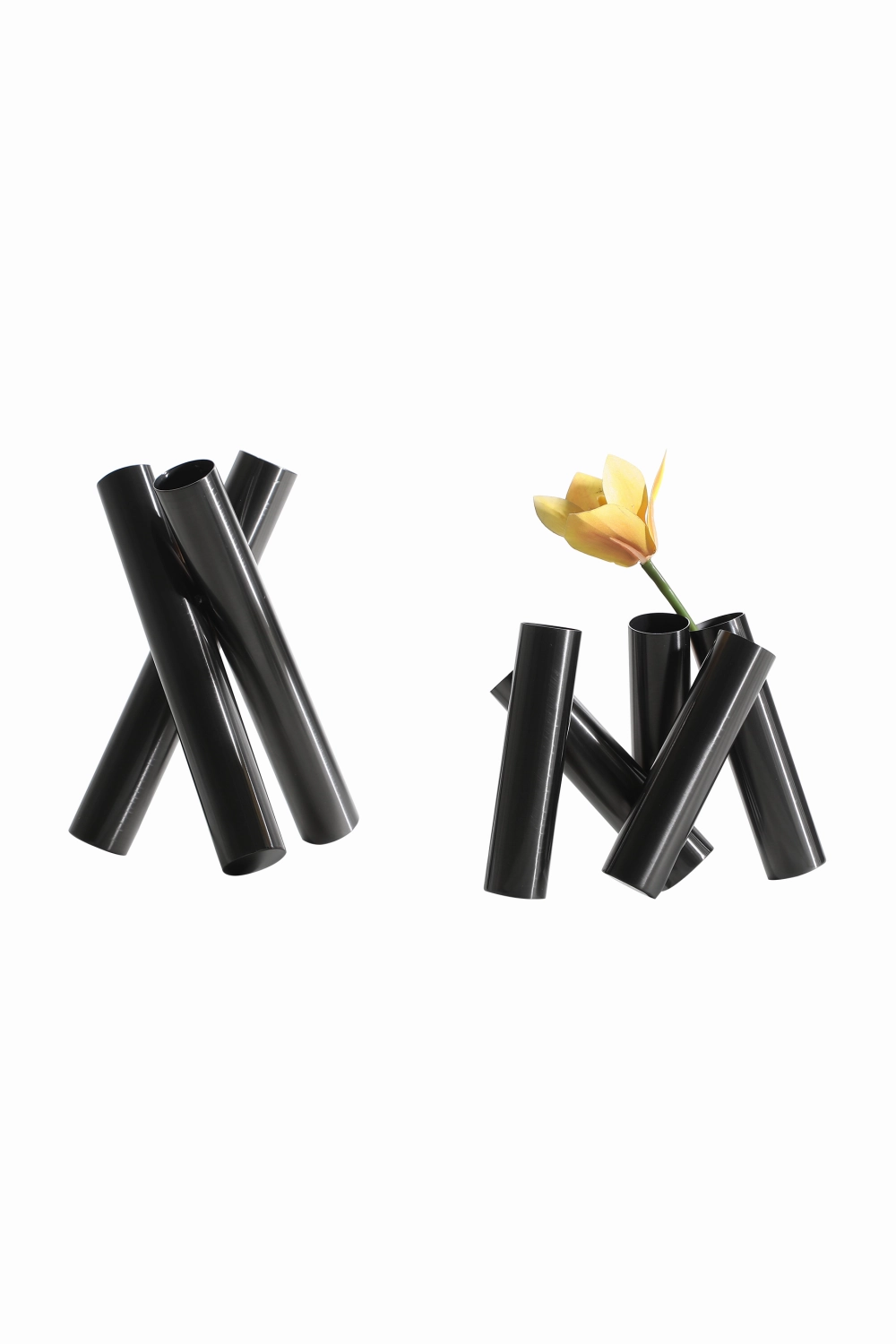 Black Pipe Sculptural Vase (S) | Liang & Eimil Rex