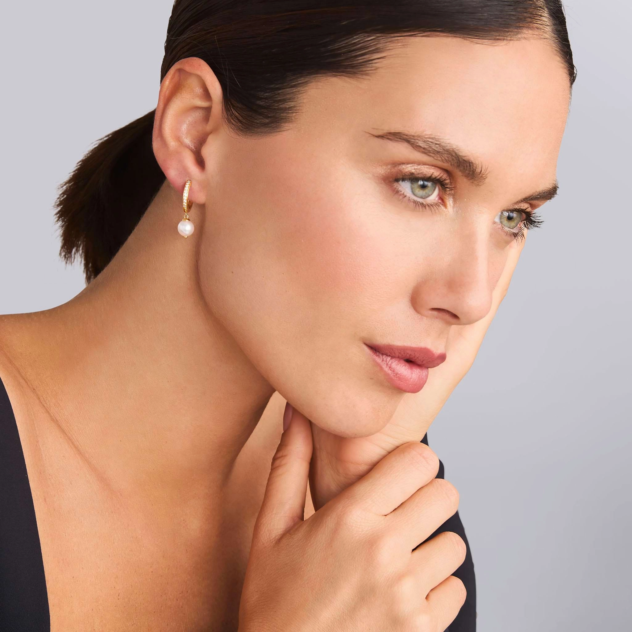 Caviar Gold 18K Gold and Diamond Pearl Drop Earrings