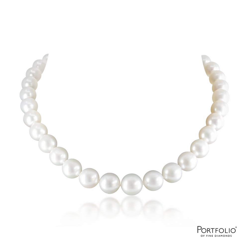 Classic Pearl Necklace