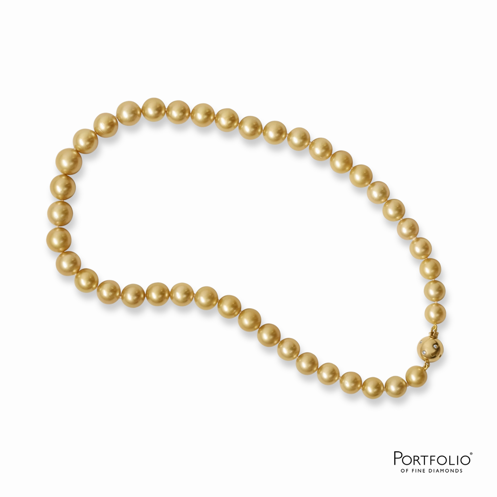 Classic Pearl Necklace