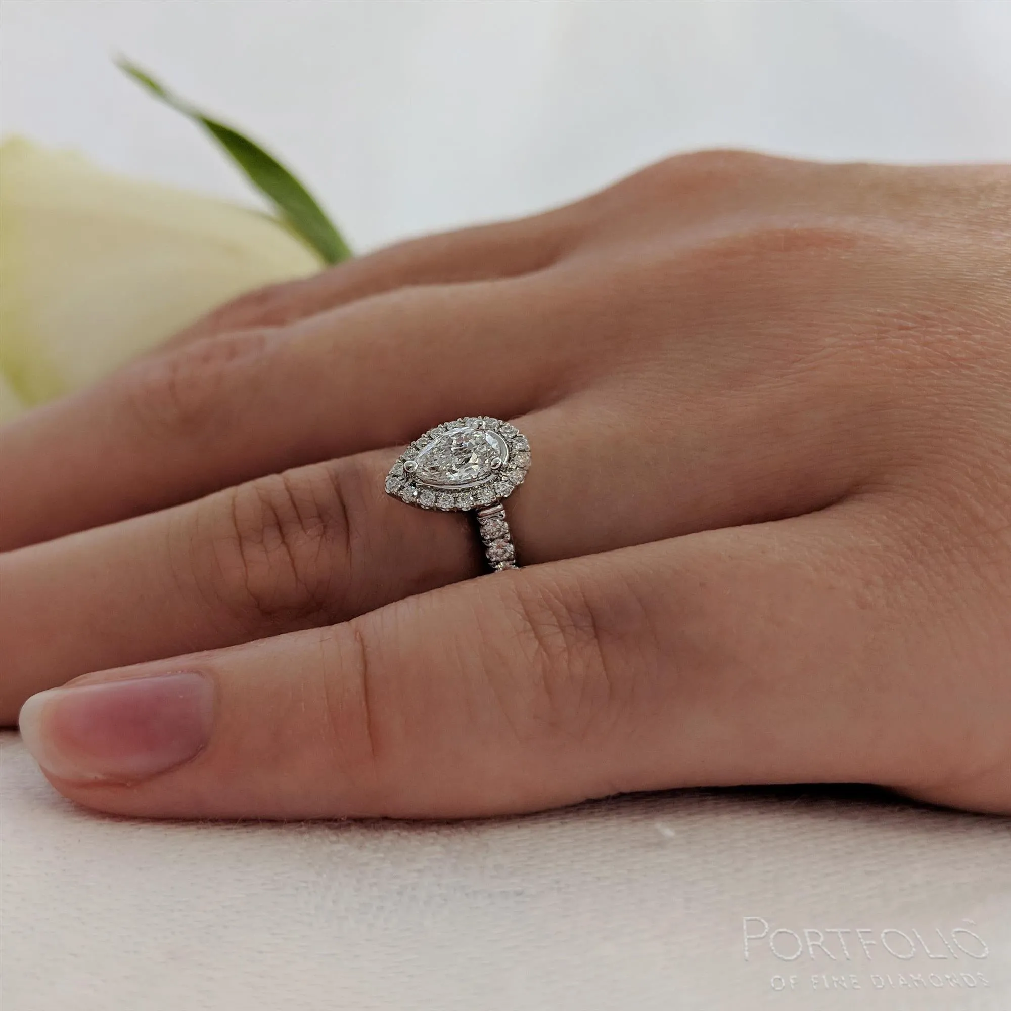 Cluster 0.30ct F VS2 Diamond Platinum Ring