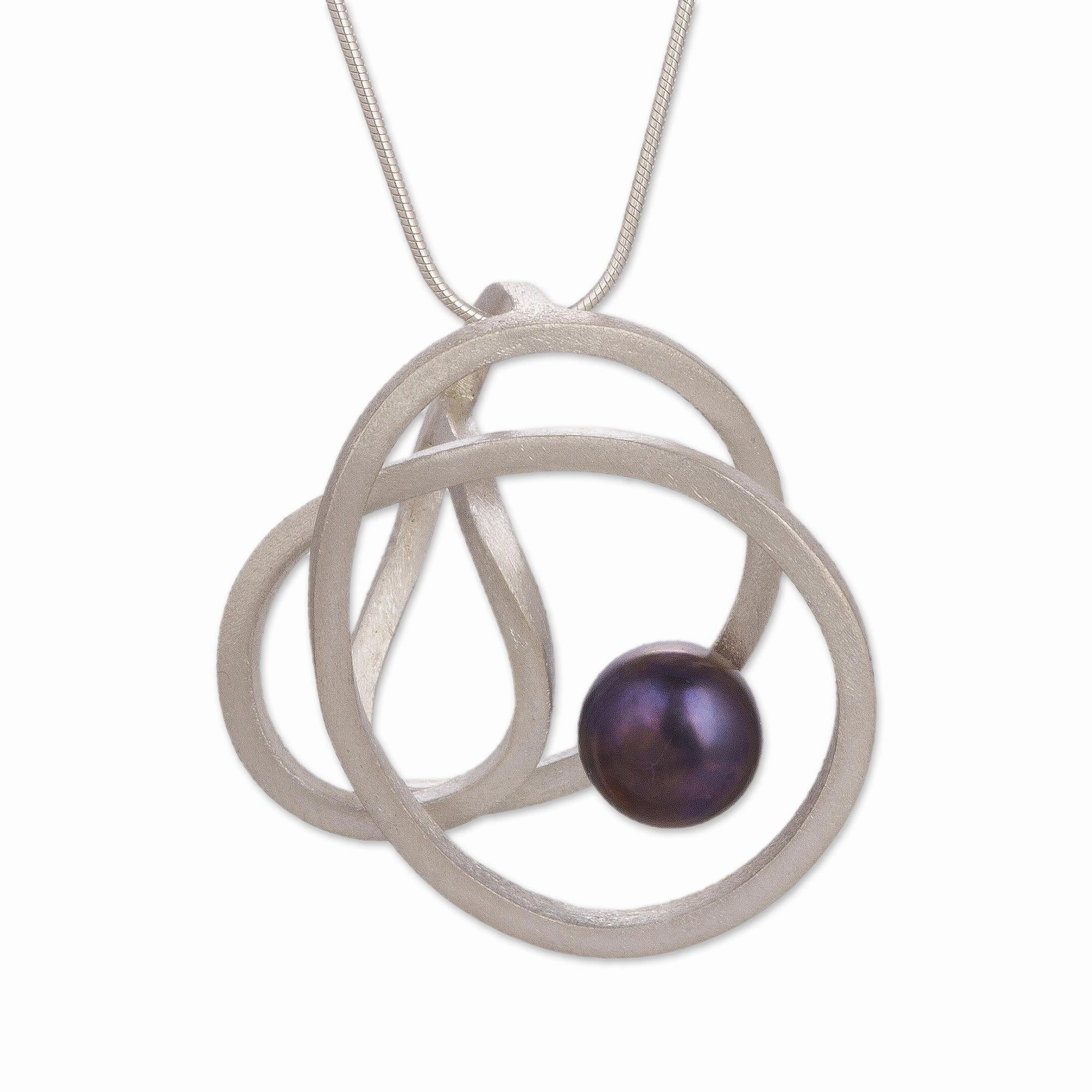 Dark Amazon Nest Modern Silver Necklace with a Dark Grey Cultured Pearl