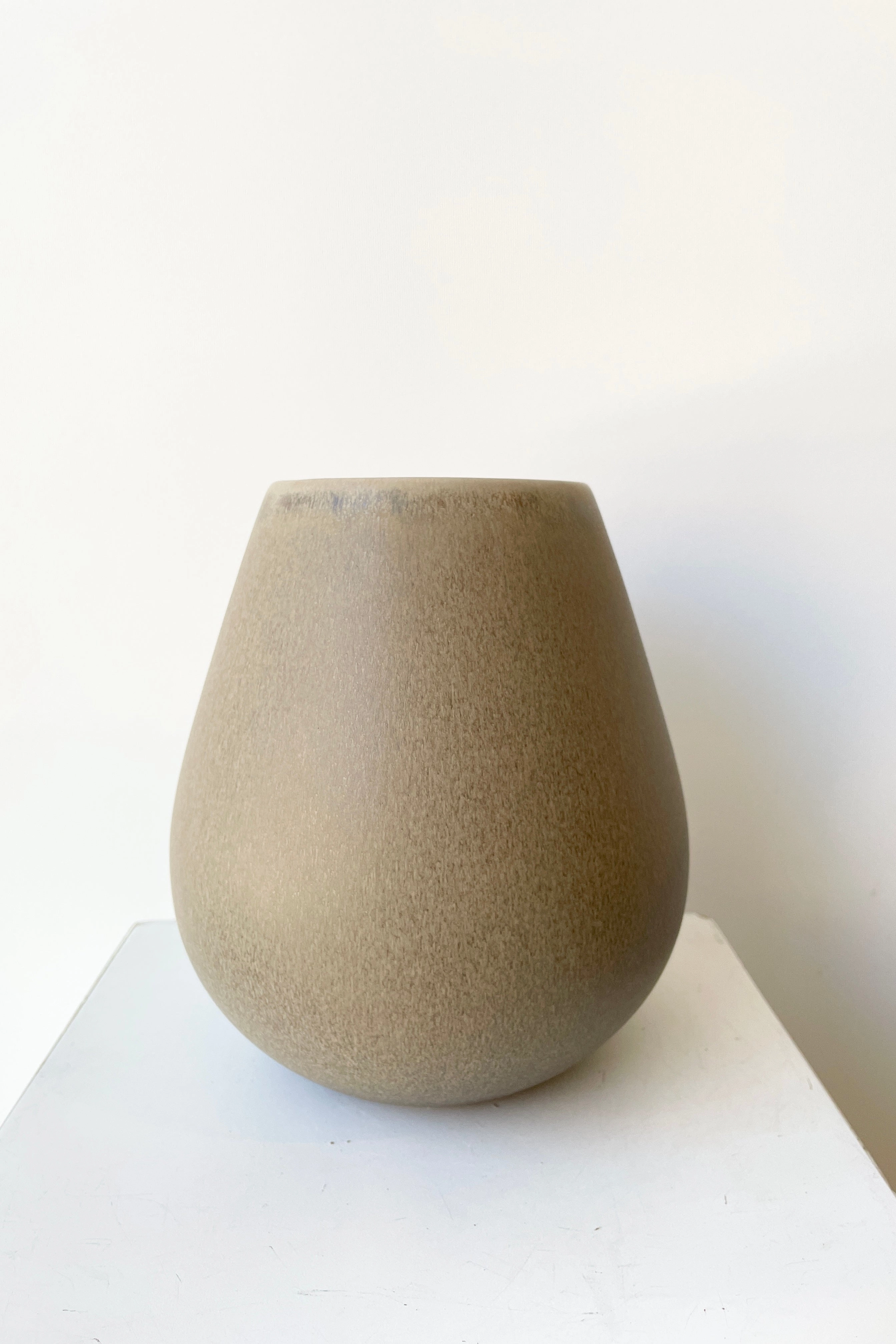 Ease Stone Round Vase Vase,Flower Vase