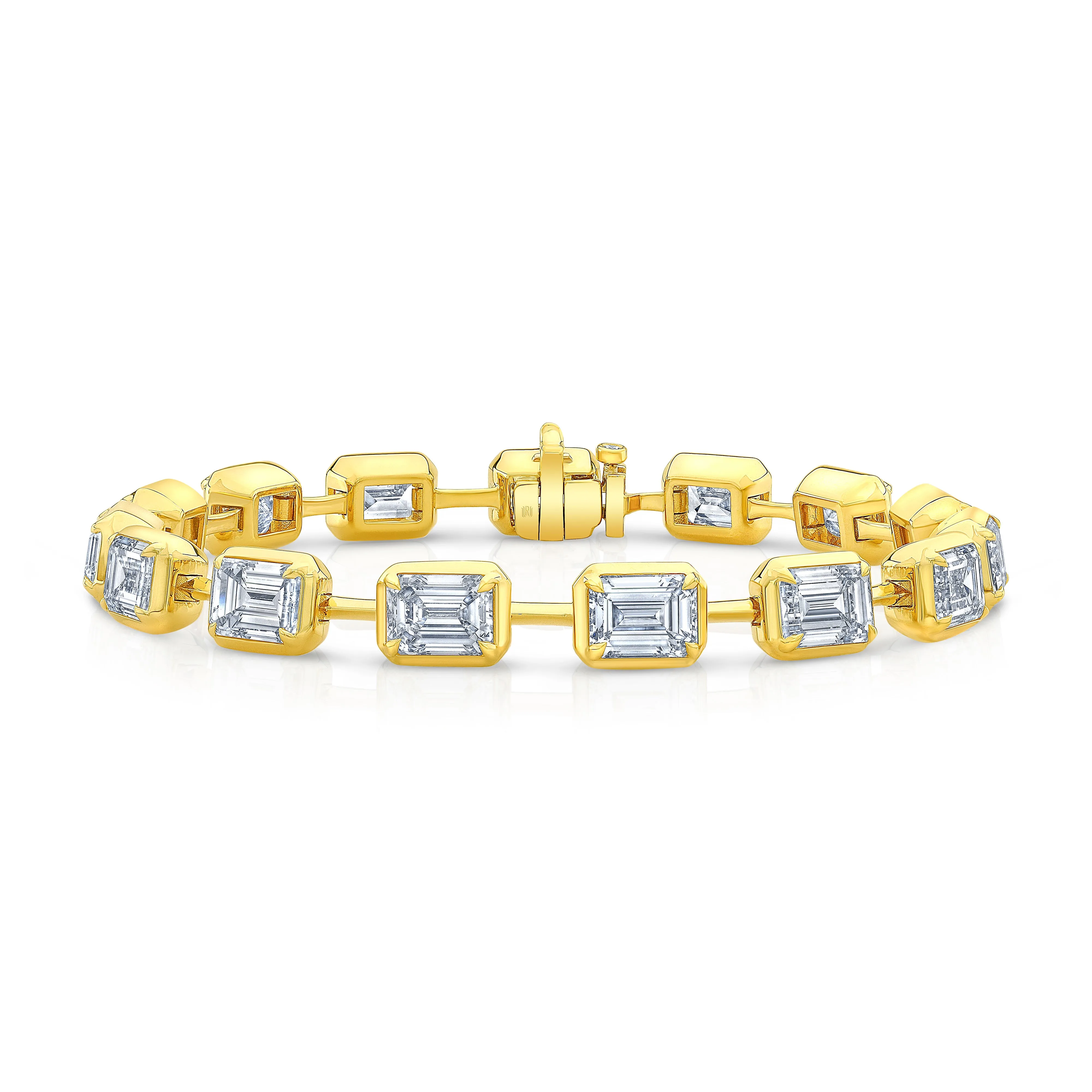 Emerald-Cut Diamond Bar Bracelet in 18kt Yellow Gold