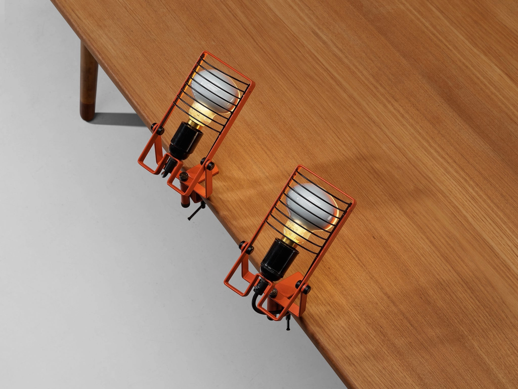 Ernesto Gismondi for Artemide First Edition 'Sintesi' Lamp in Red