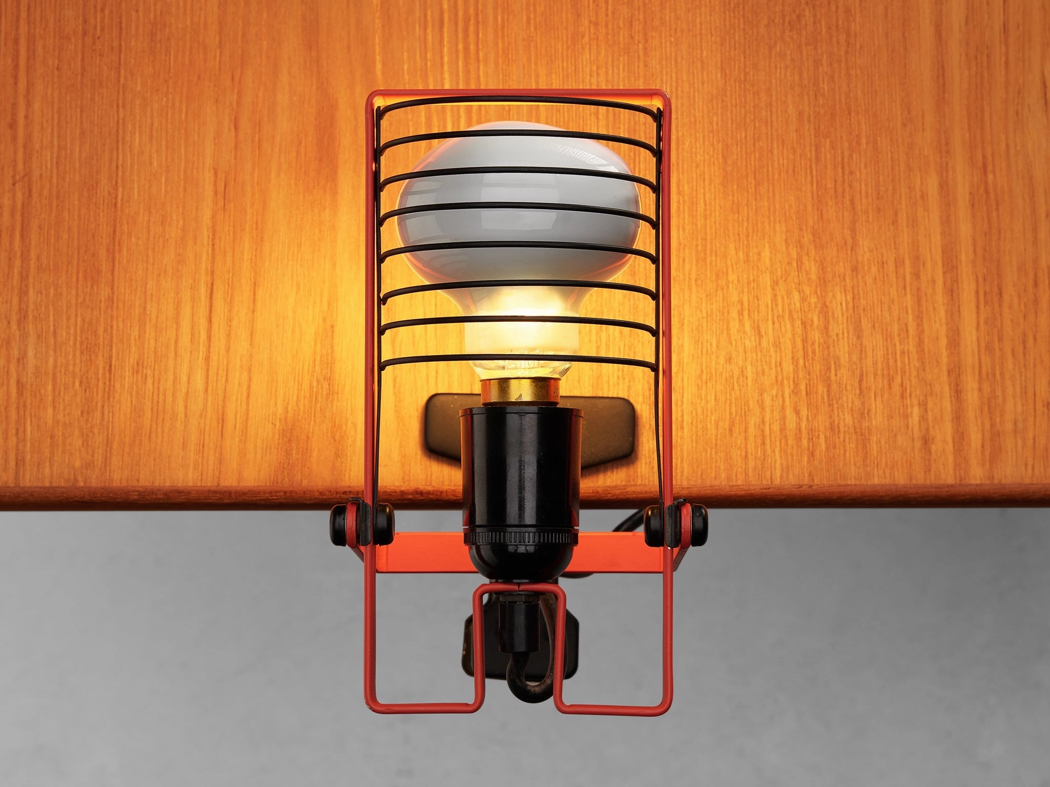 Ernesto Gismondi for Artemide First Edition 'Sintesi' Red Clamp Light