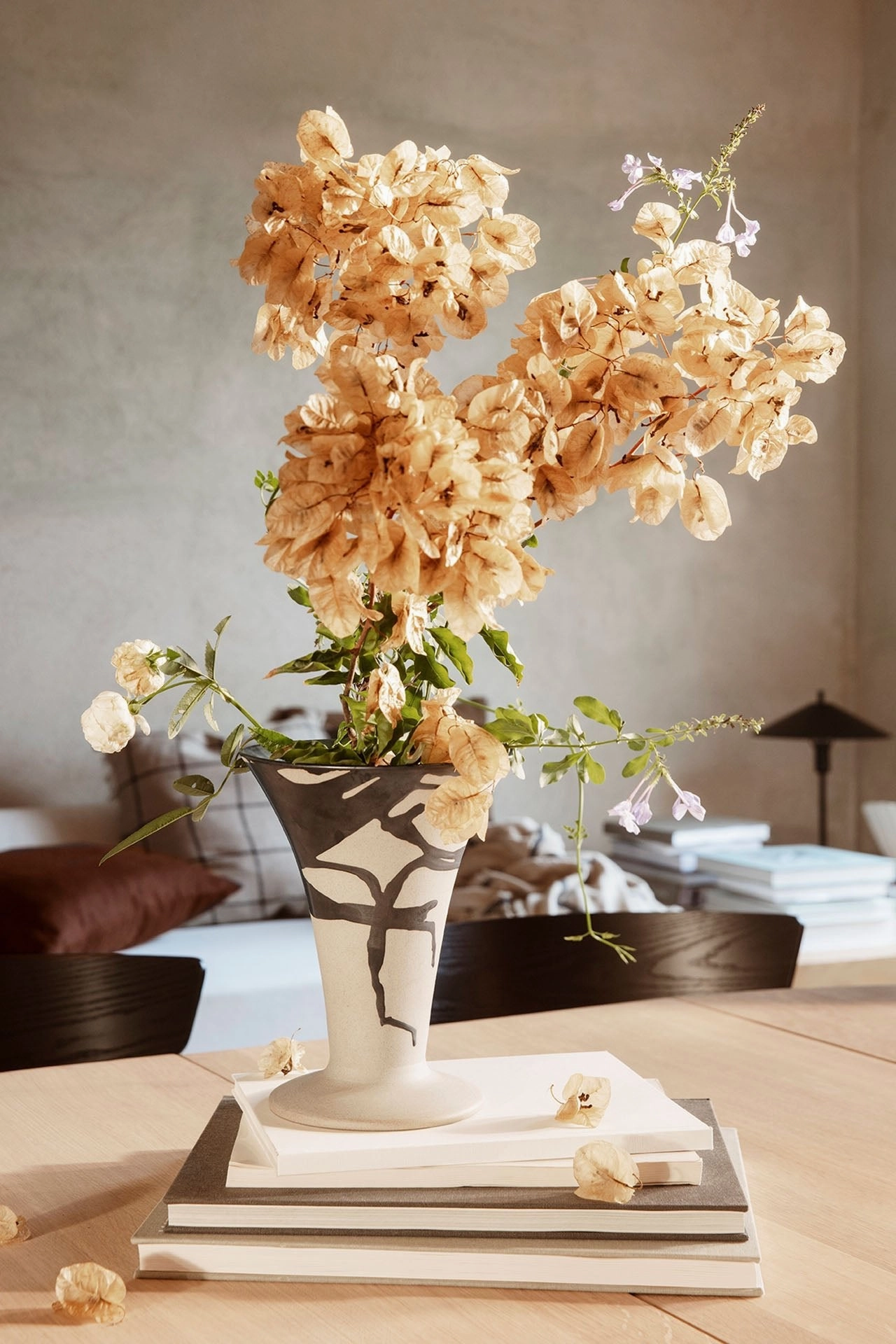 Flores Vase Sand/Black