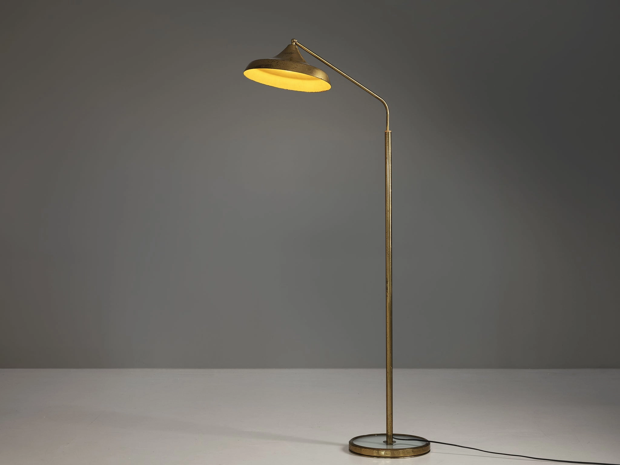 Fontana Arte Floor Lamp in Patinated Brass and Glass Knife Set,Kitchen Knives