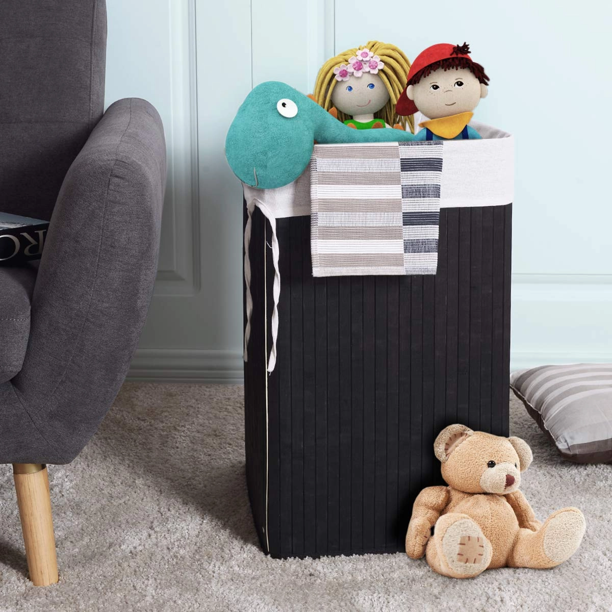 Giantex Corner Laundry Hamper with Lid, Bamboo Laundry Basket with Removable Liner and Handle
