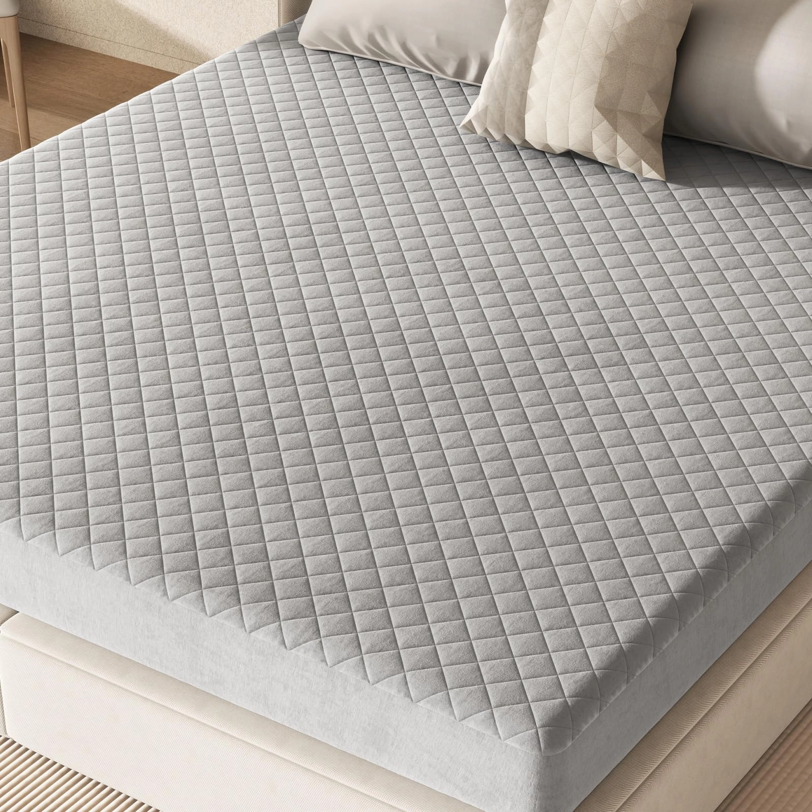 Giantex Mattress Topper Cover, Soft Velvet Mattress Protector with Deep Pockets
