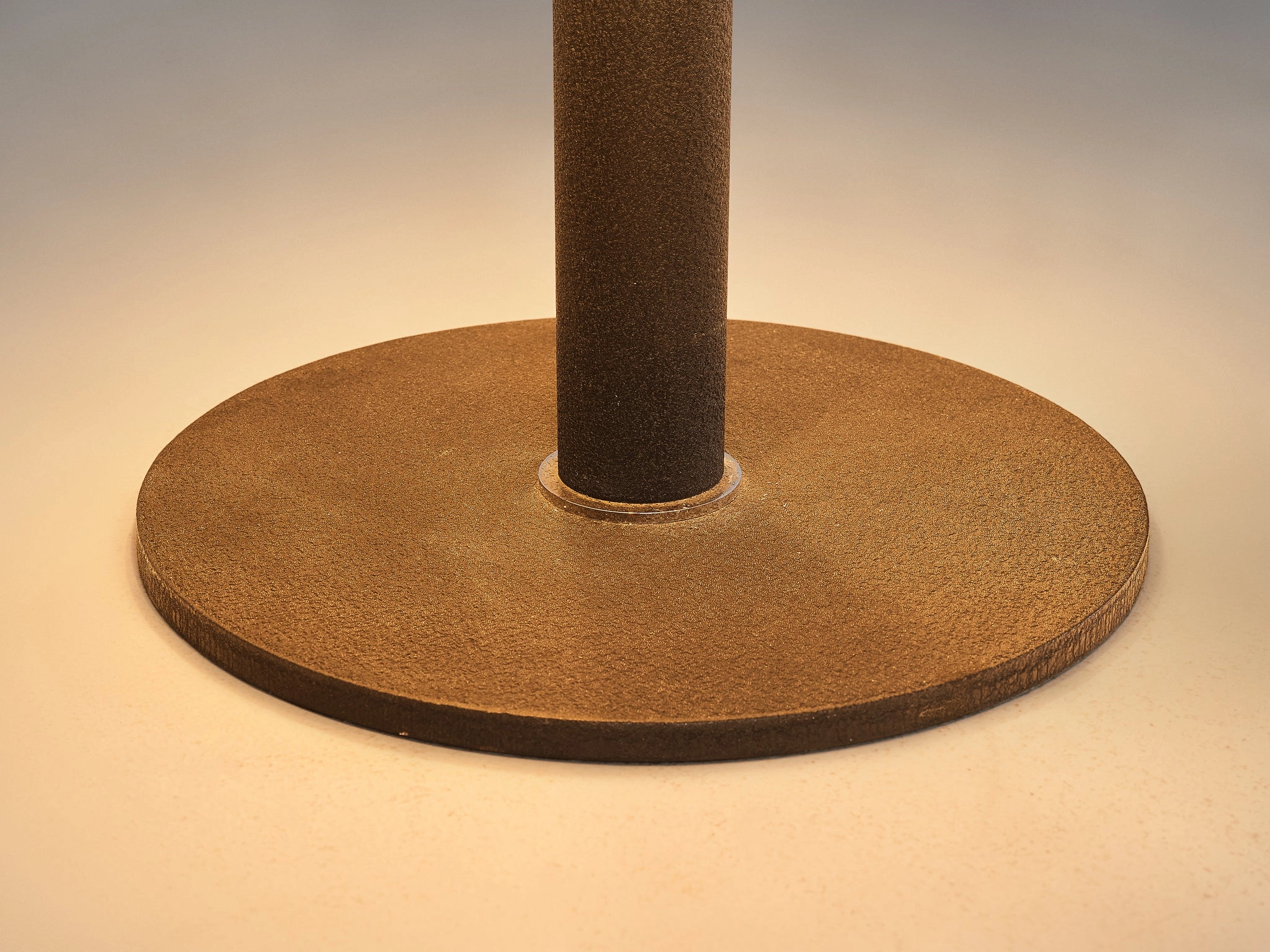 Gino Sarfatti for Arteluce '609' Table Lamp in White Aluminum and Cast Iron
