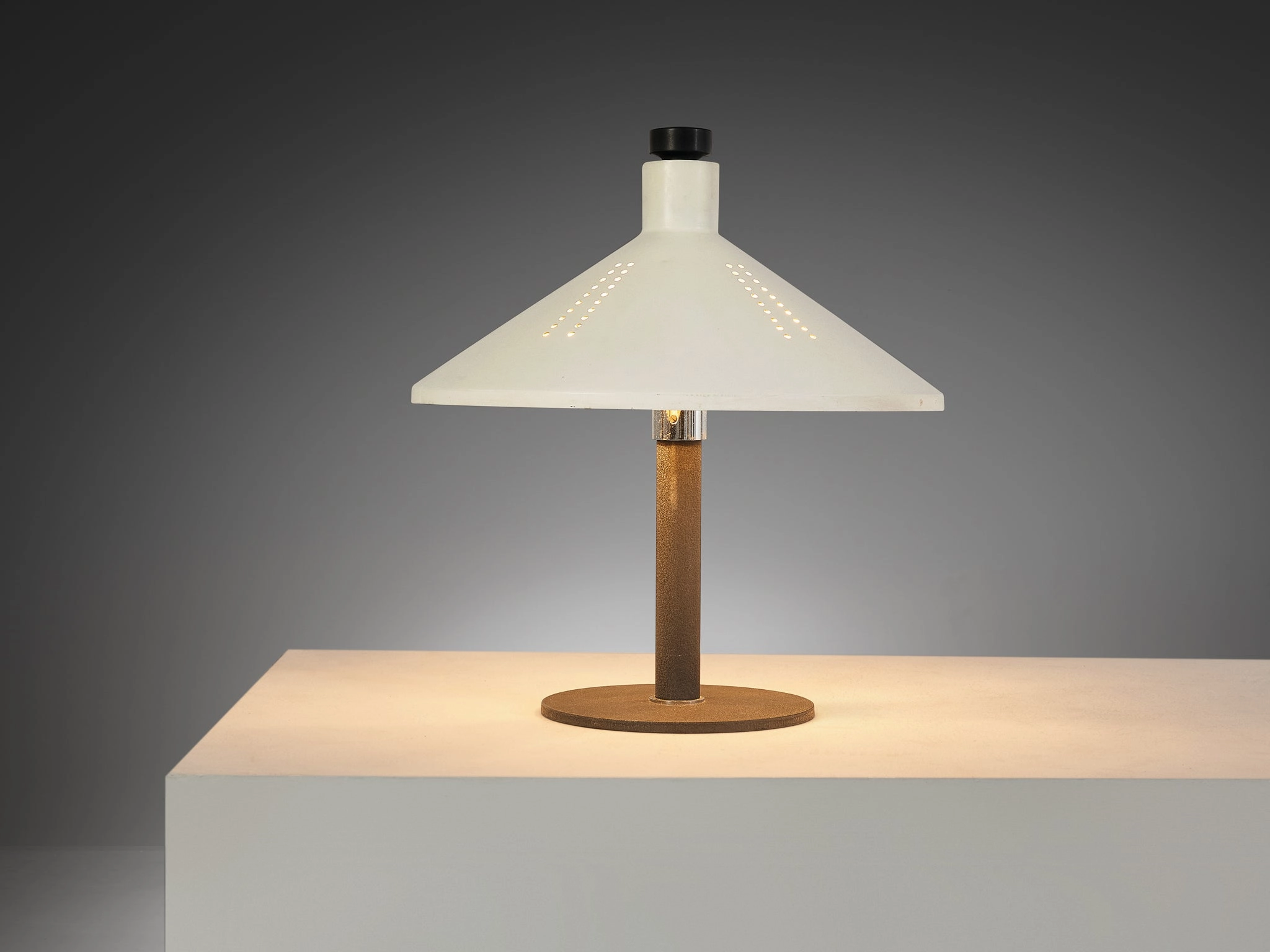 Gino Sarfatti for Arteluce '609' Table Lamp in White Aluminum and Cast Iron