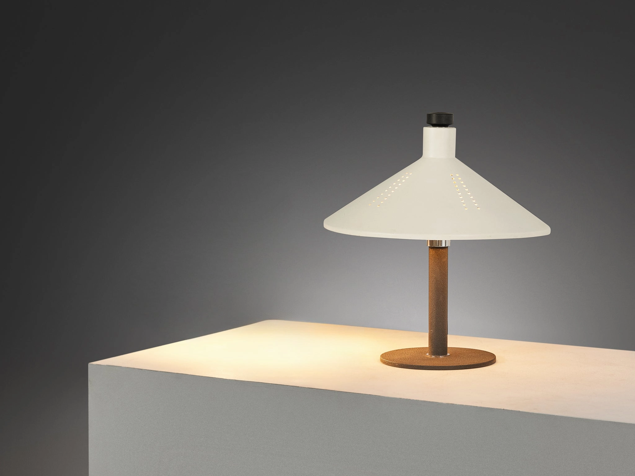 Gino Sarfatti for Arteluce '609' Table Lamp in White Aluminum and Cast Iron