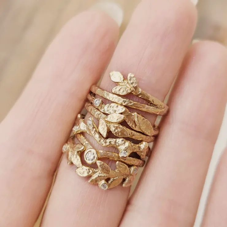 Golden Wreath with Diamonds