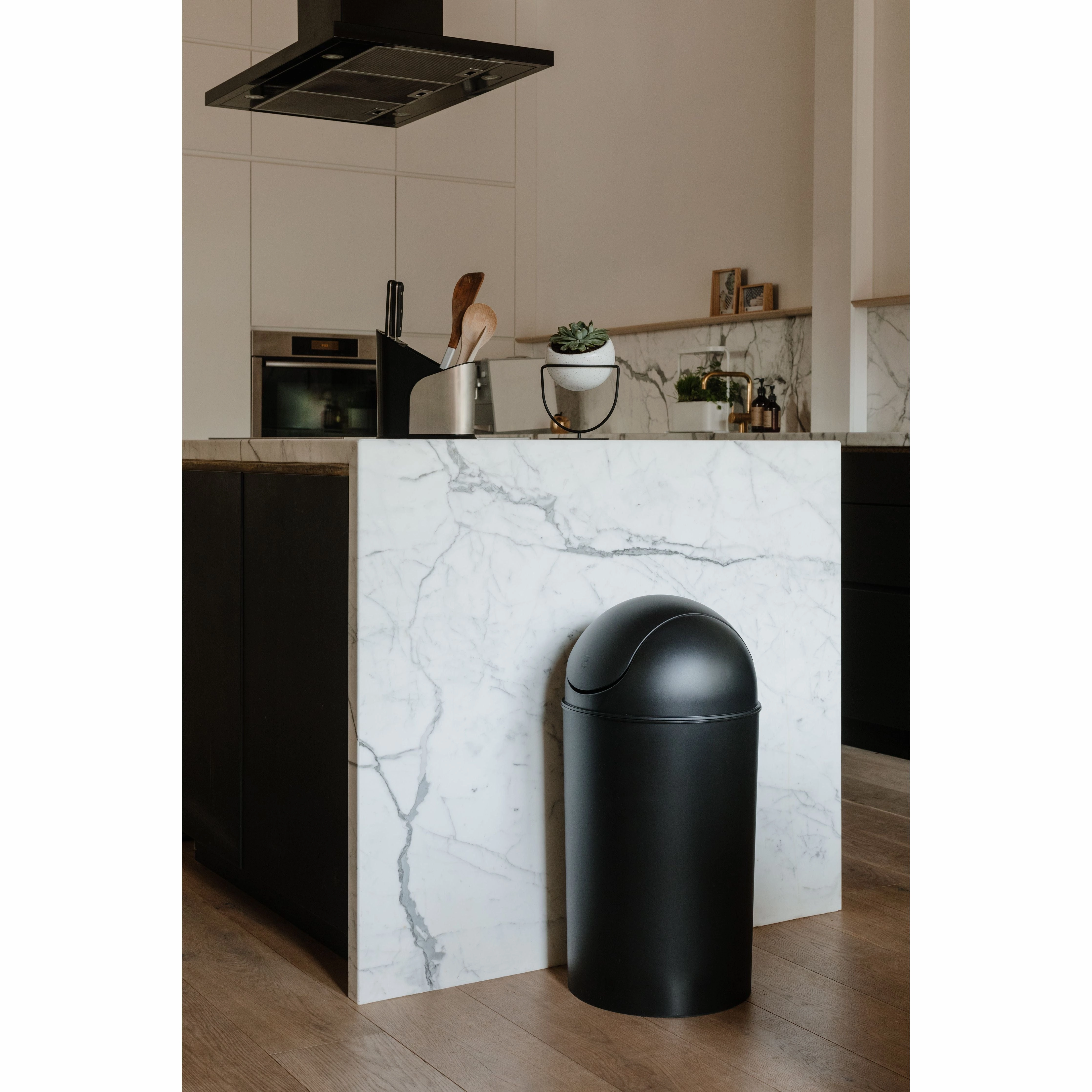 Grand 10 Gallon (38L) Trash Can