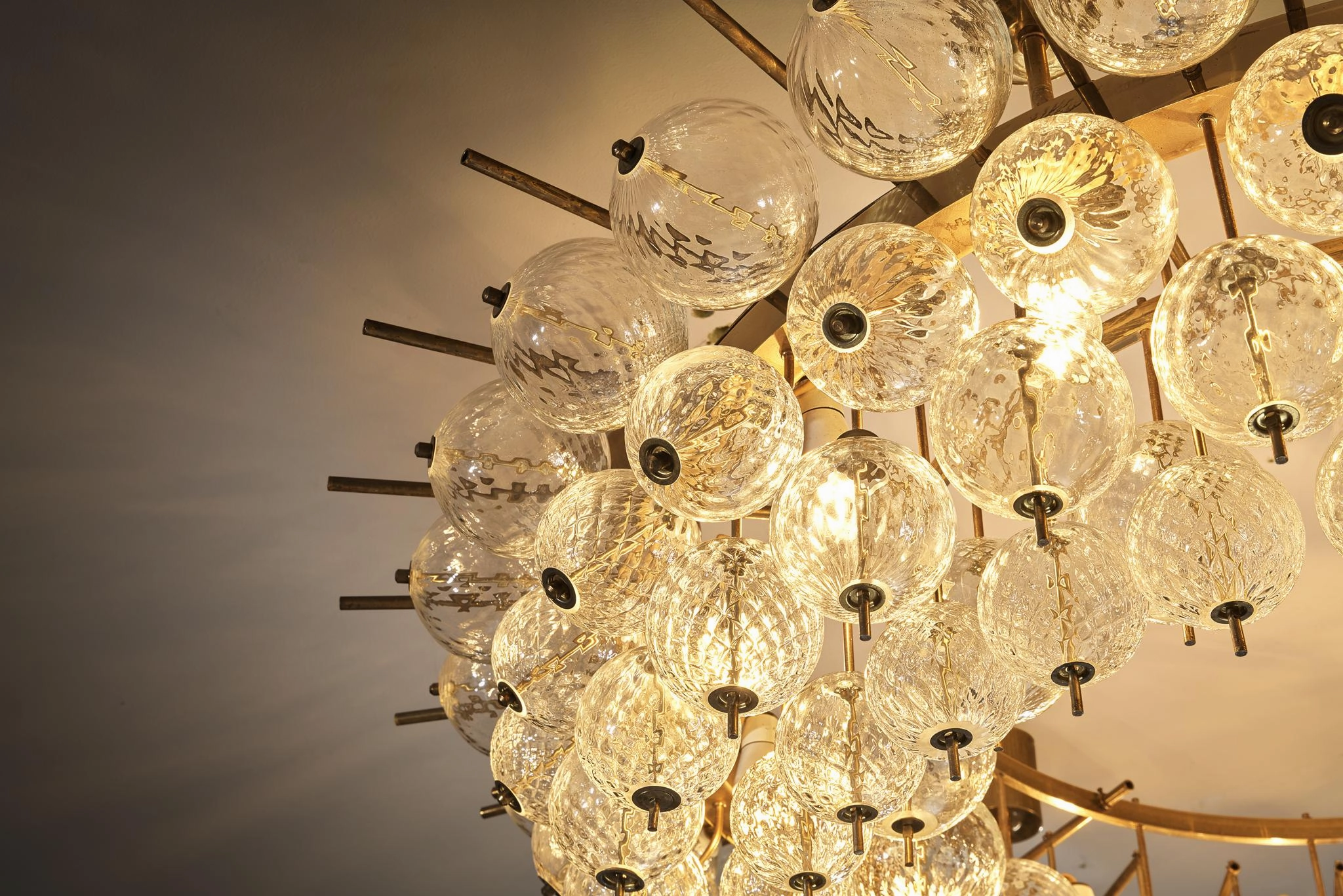 Grand Chandelier in Brass and Ribbed Glass Spheres 153cm/60in