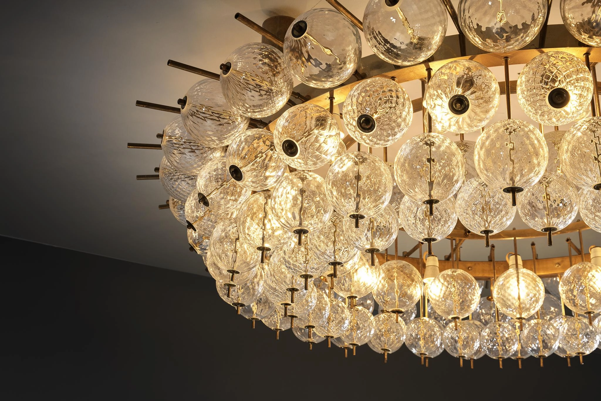 Grand Chandelier in Brass and Ribbed Glass Spheres 153cm/60in