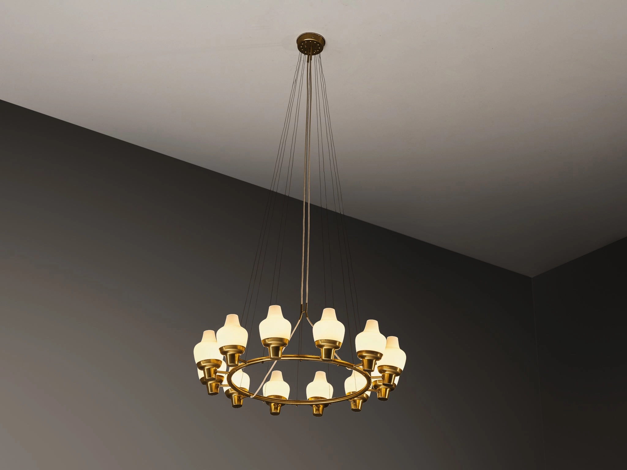 Hans Bergstrm for Atelj Lyktan Chandeliers in Brass and Frosted Glass Knife Set,Kitchen Knives
