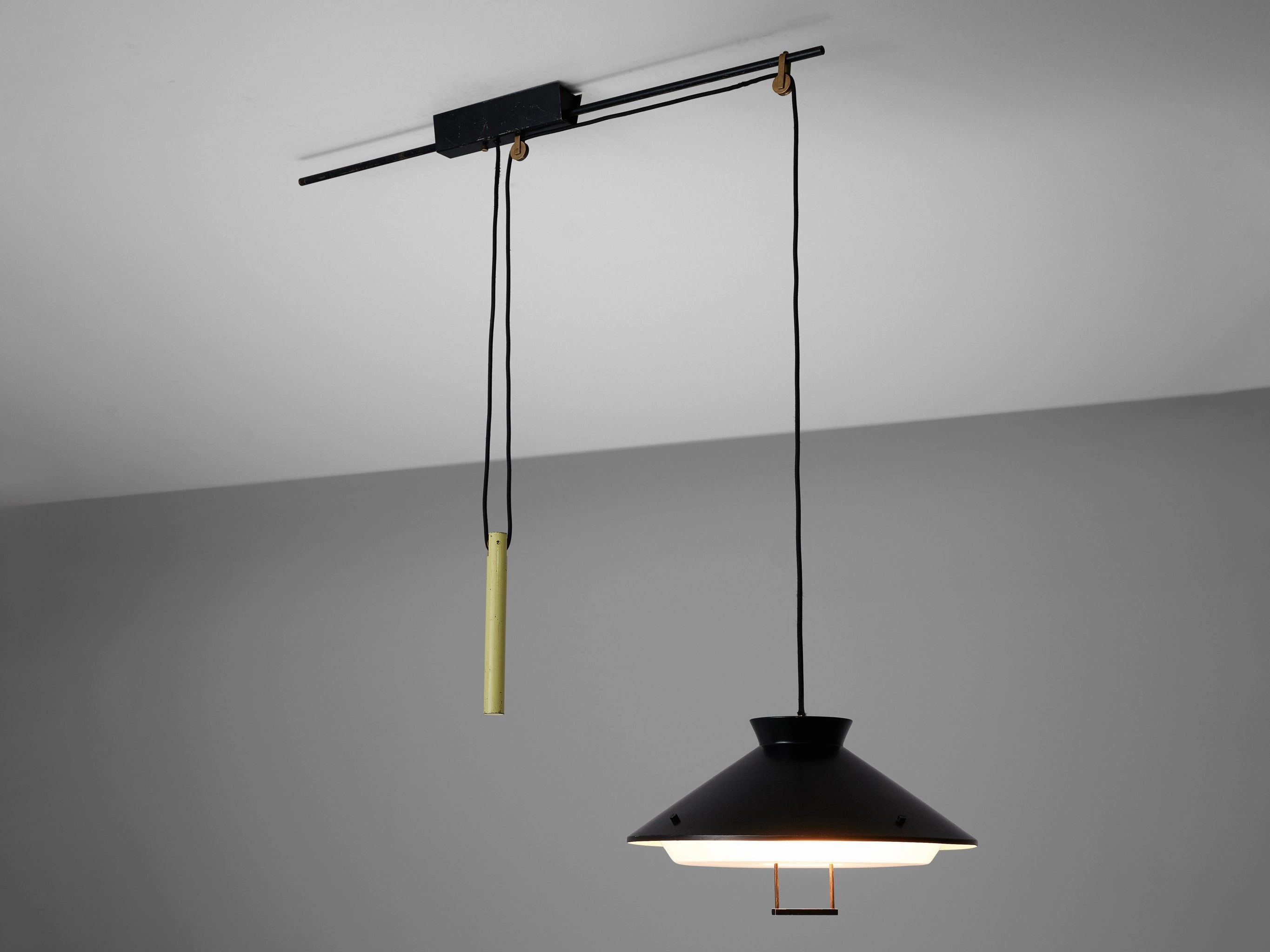 Italian Adjustable Counterweight Pendant Lamp