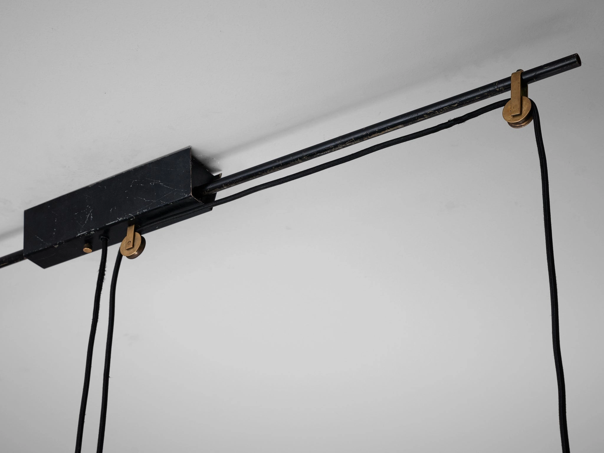 Italian Adjustable Counterweight Pendant Lamp