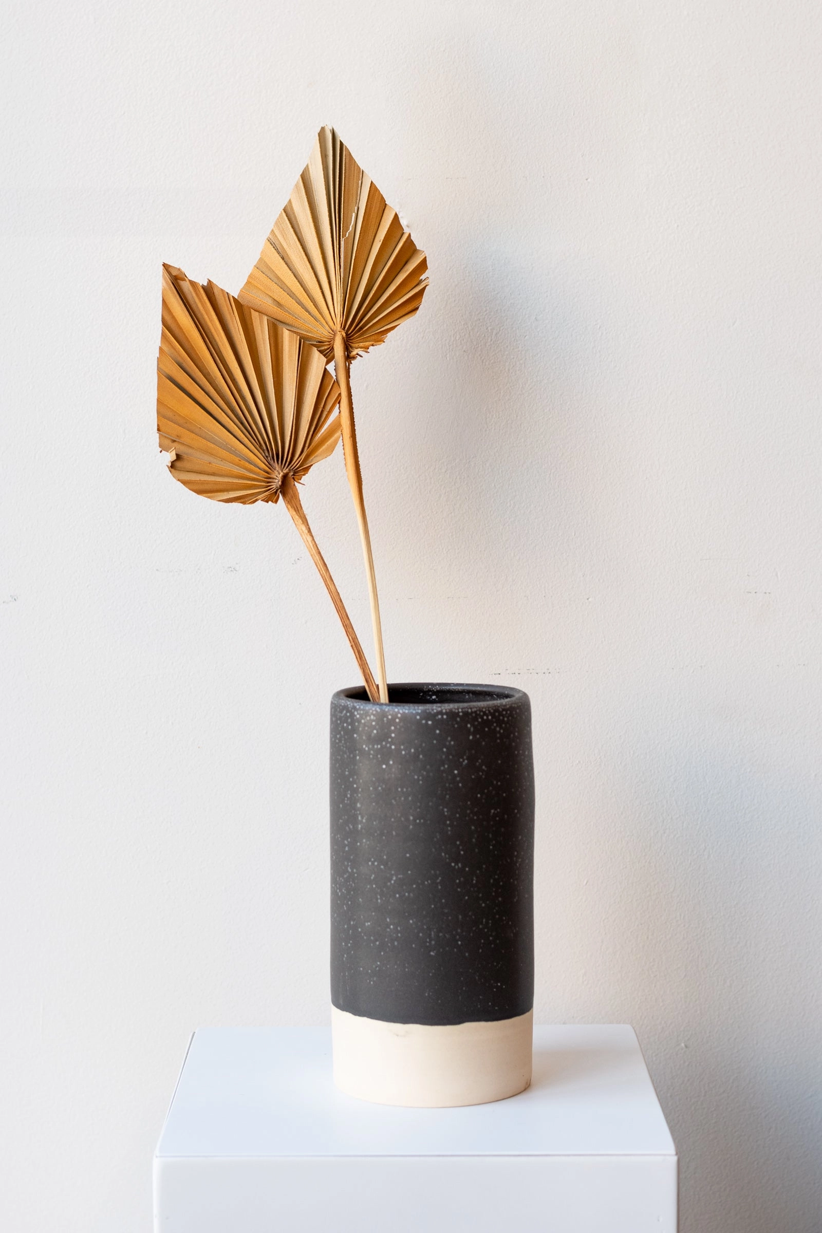 Jacqueline Vase Cosmos Large