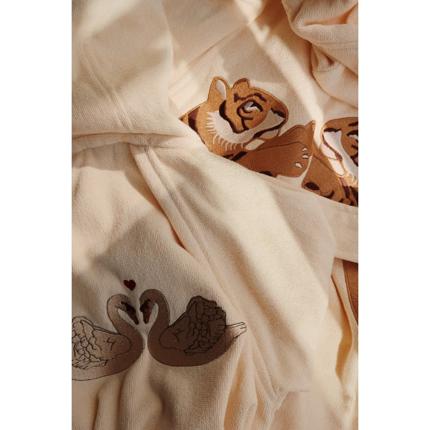 Konges Dress Wrap Dress Women,Midaxi Dress,Cutout Bodycon Dress,Asymmetric Hem Dress,Breathable Summer Sundress,Reversible Midi Dress,Silk Slip Dress, Hand-Embroidered Maxi DressTerry Bathrobe w. Embroidery Tiger
