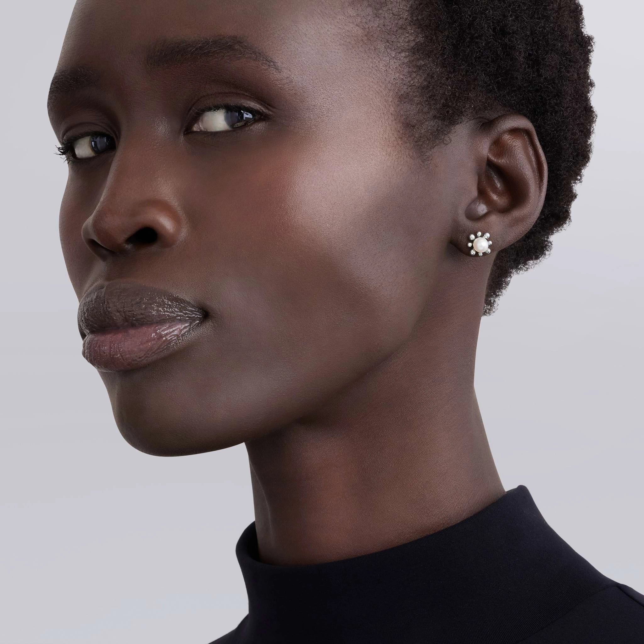 Luna Fleur Pearl Stud Earrings