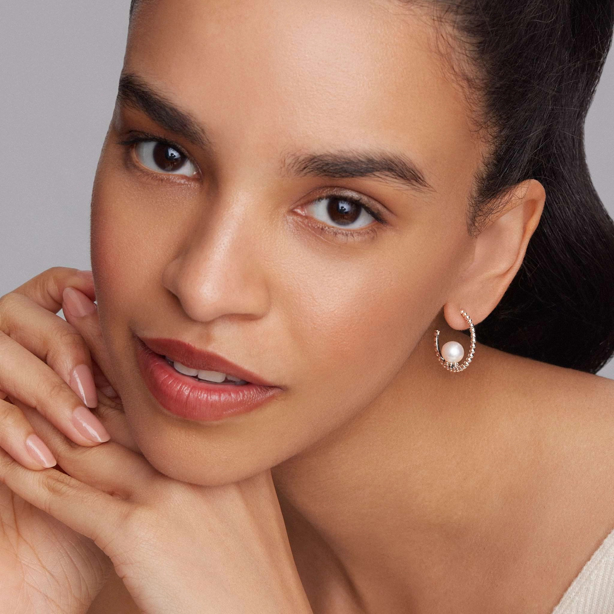 Luna Pearl Hoop Earring