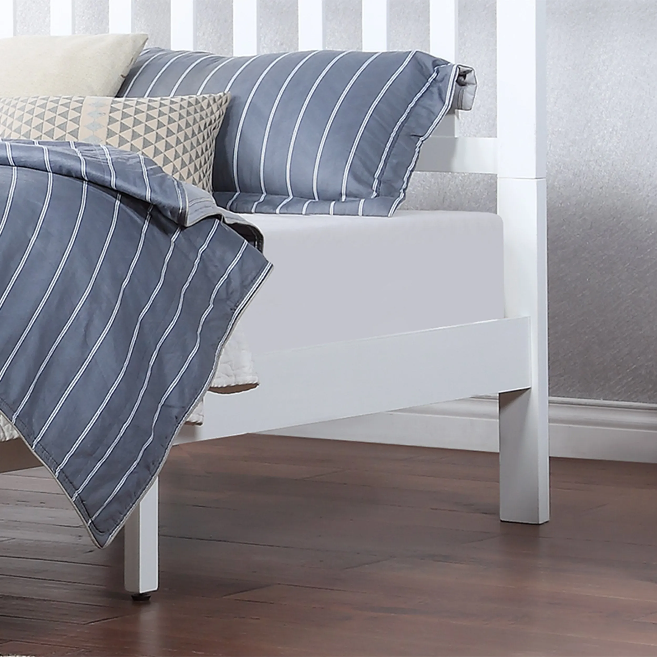 Modern Farmhouse Acacia Wood Queen Bed Platform - NH717113