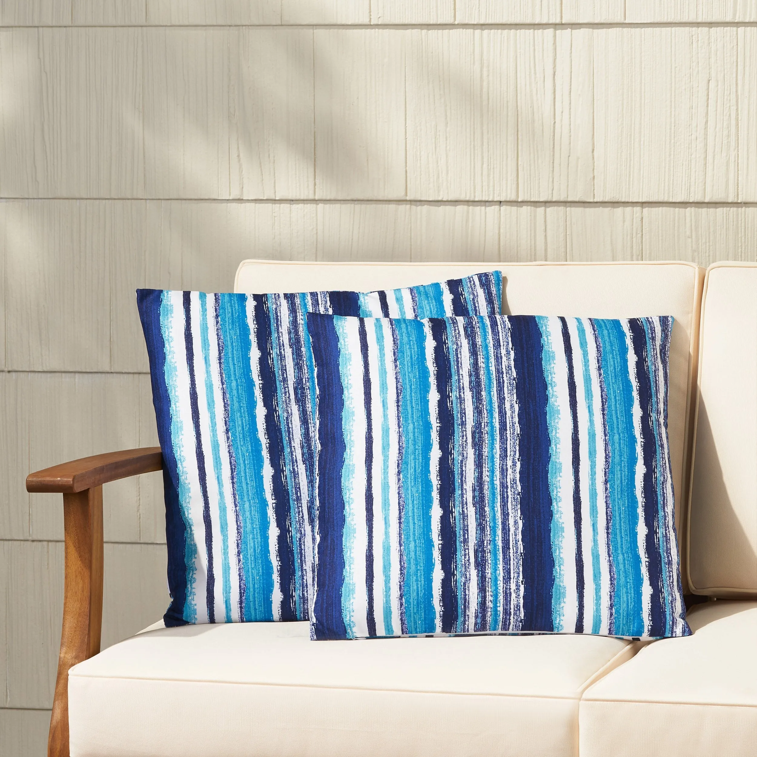 Modern Outdoor Throw Pillow - NH518113