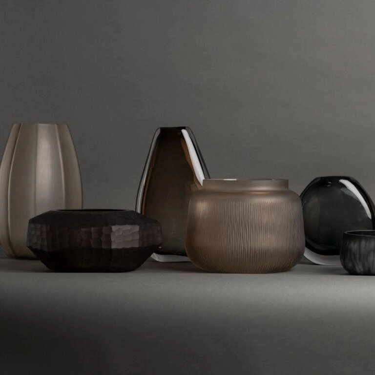 Nadia Vase