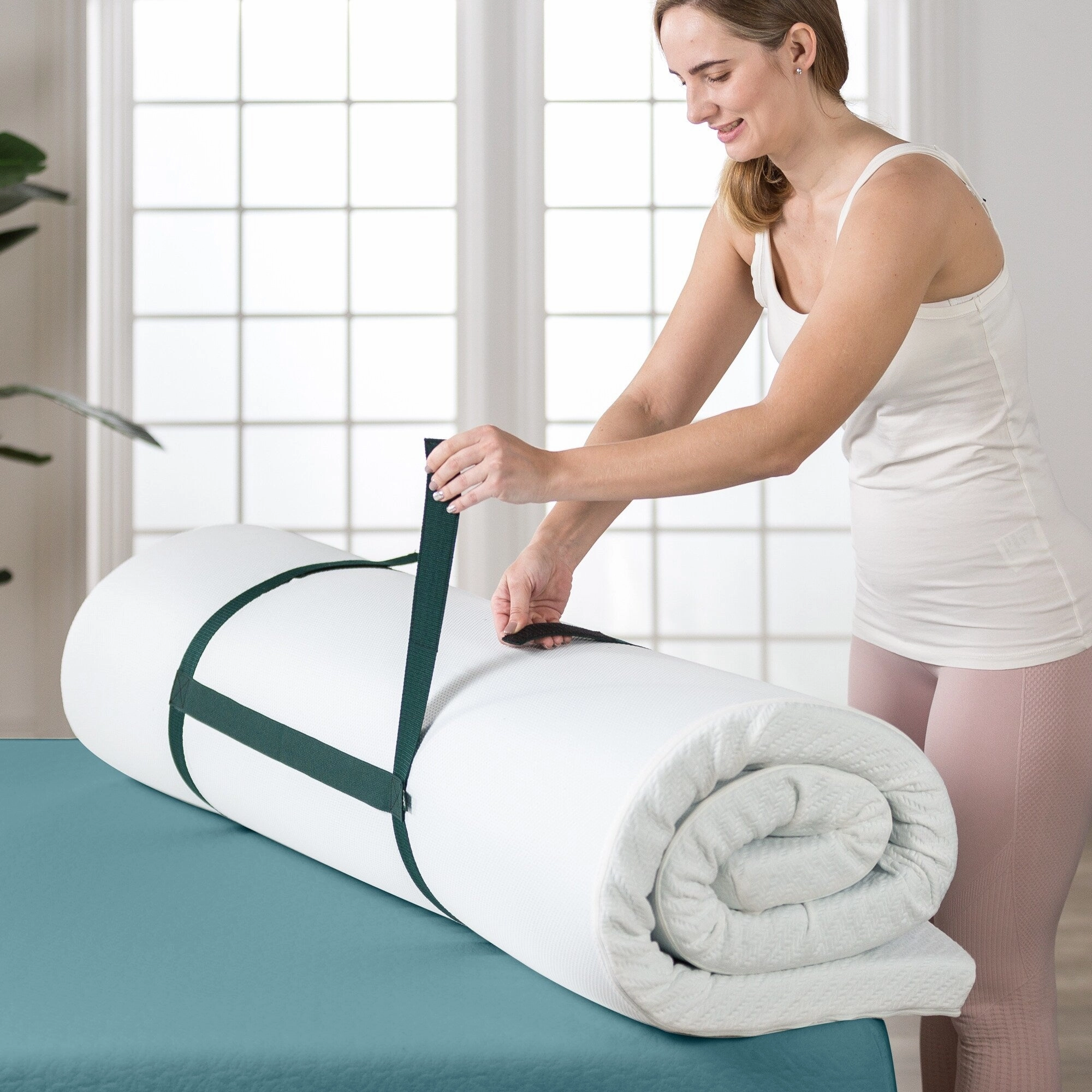Priage by ZINUS 2 Inch Ultra Cooling Gel Memory Foam Mattress Topper with Cooling Cover - White