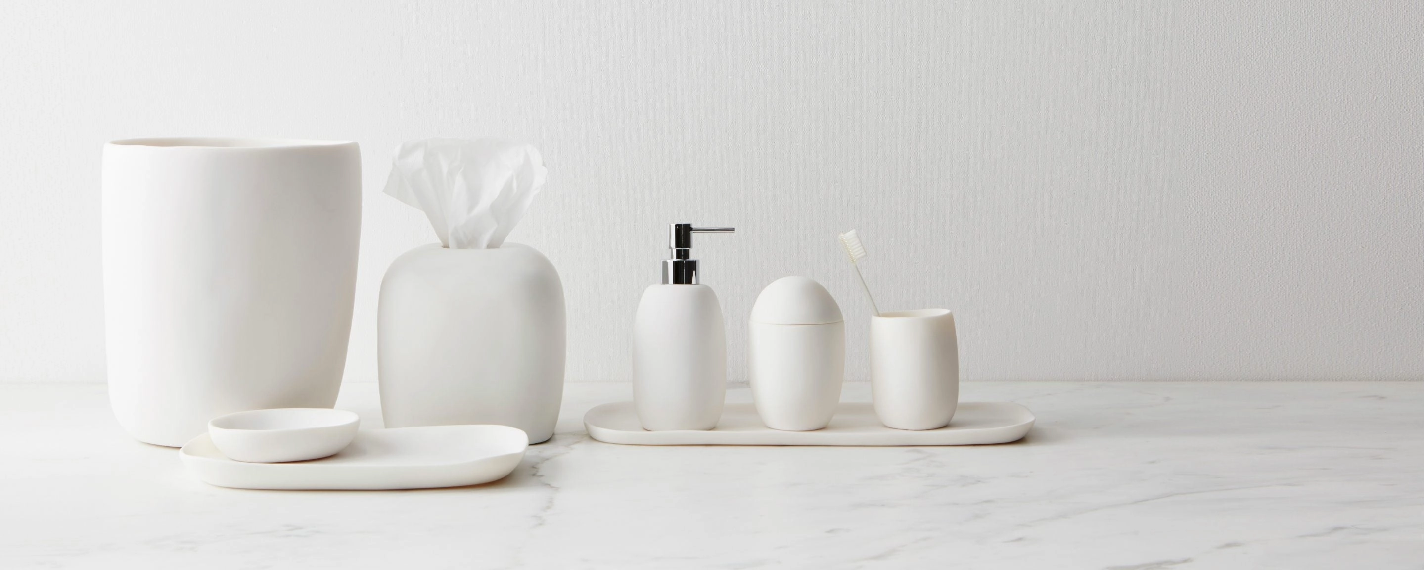 resin white guest towel tray