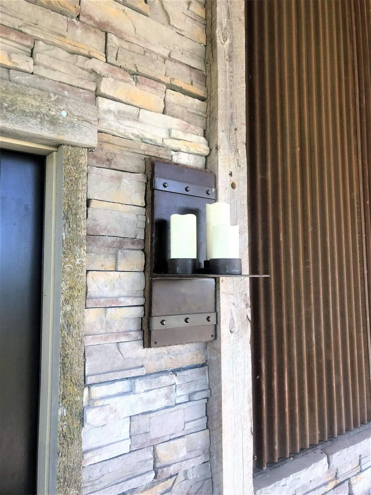 Rustic Iron Plate Outdoor Wall Sconce