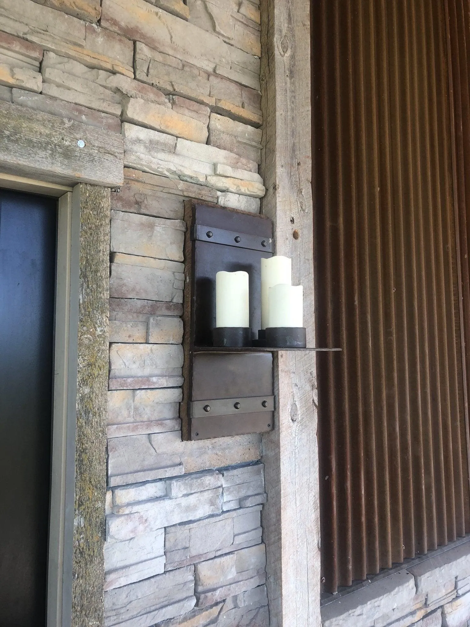 Rustic Iron Plate Outdoor Wall Sconce