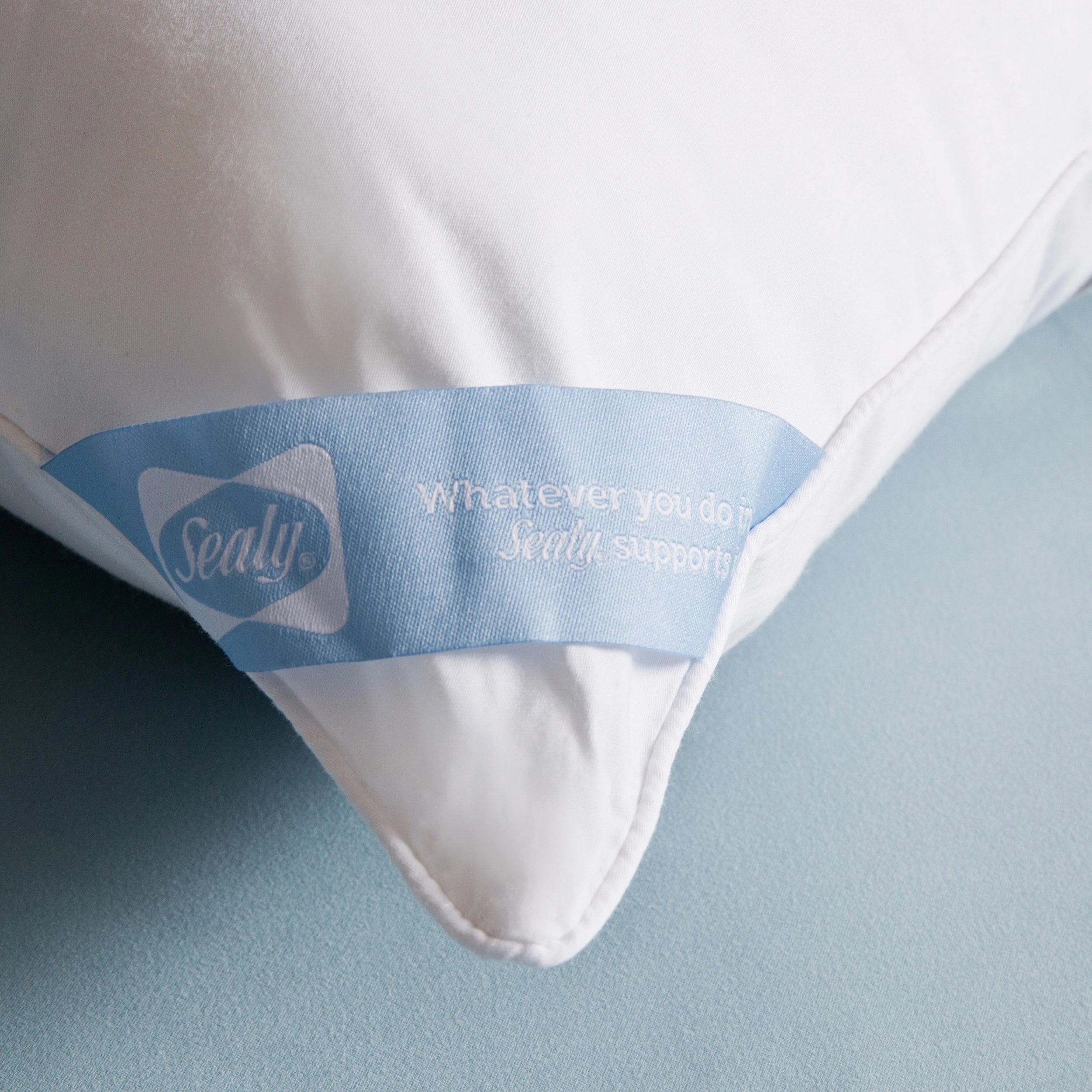 Sealy Posturepedic 300 Thread Count Temperature Regulating Hypoallergenic Down Alternative Pillow