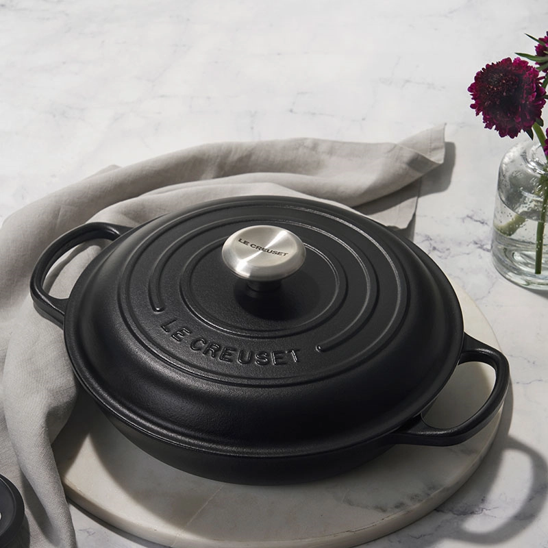 Signature Shallow Casserole, 22cm, Satin Black