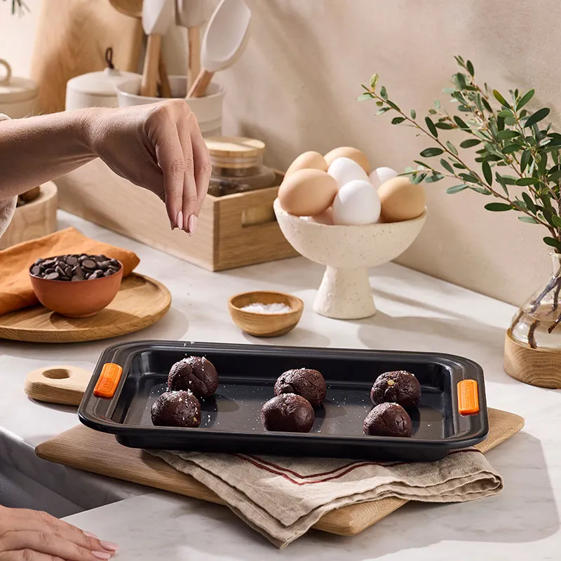 Small Baking Tray, 27cm, Satin Black