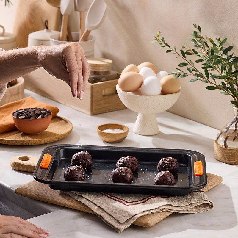 Small Baking Tray, 27cm, Satin Black